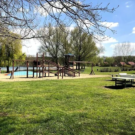 De Zingende Wilg, Heerlijk Met Hottub Holiday home Ewijk