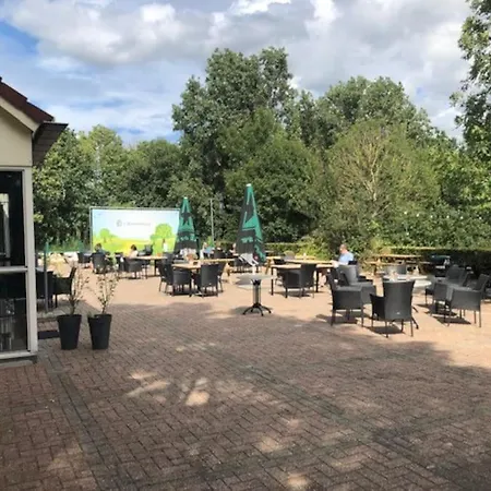 Holiday home De Zingende Wilg, Heerlijk Met Hottub *