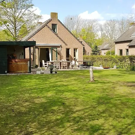 De Zingende Wilg, Heerlijk Met Hottub Holiday home *