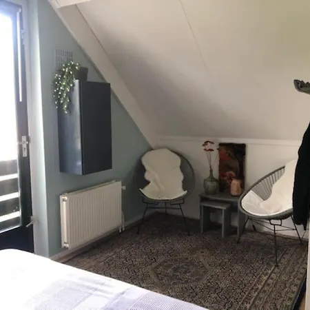 Holiday home De Zingende Wilg, Heerlijk Met Hottub *