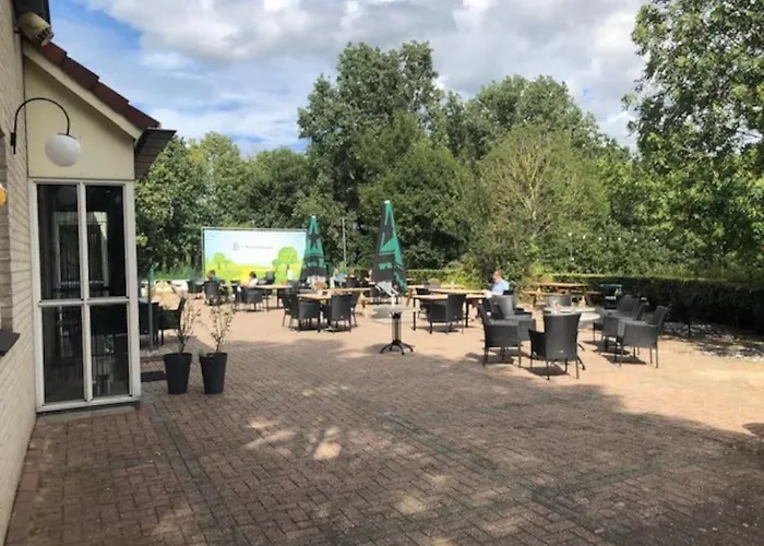 Semesterbostad De Zingende Wilg, Heerlijk Met Hottub *