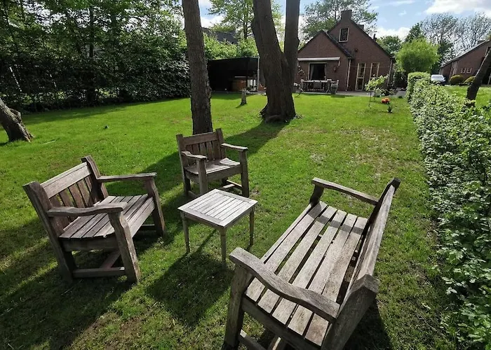 De Zingende Wilg, Heerlijk Met Hottub Semesterbostad Ewijk