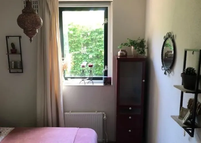 Semesterbostad De Zingende Wilg, Heerlijk Met Hottub *