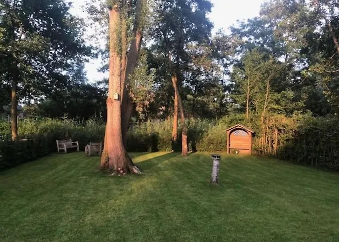 Semesterbostad De Zingende Wilg, Heerlijk Met Hottub *