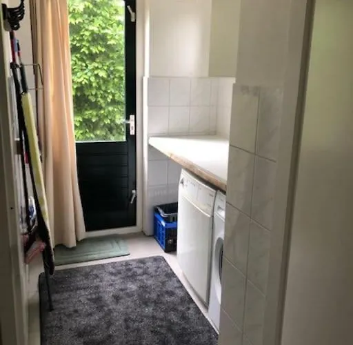 Semesterbostad De Zingende Wilg, Heerlijk Met Hottub