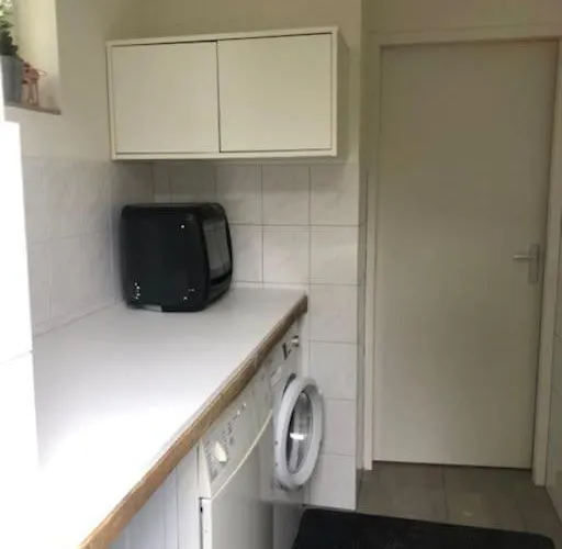 Semesterbostad De Zingende Wilg, Heerlijk Met Hottub