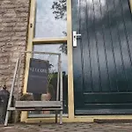 De Zingende Wilg, Heerlijk Met Hottub Tatil Evi Ewijk