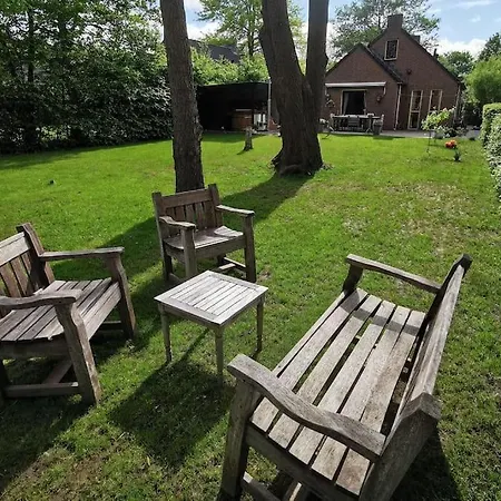 De Zingende Wilg, Heerlijk Met Hottub Hébergement de vacances Ewijk