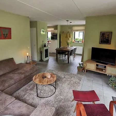 De Zingende Wilg, Heerlijk Met Hottub 펜션