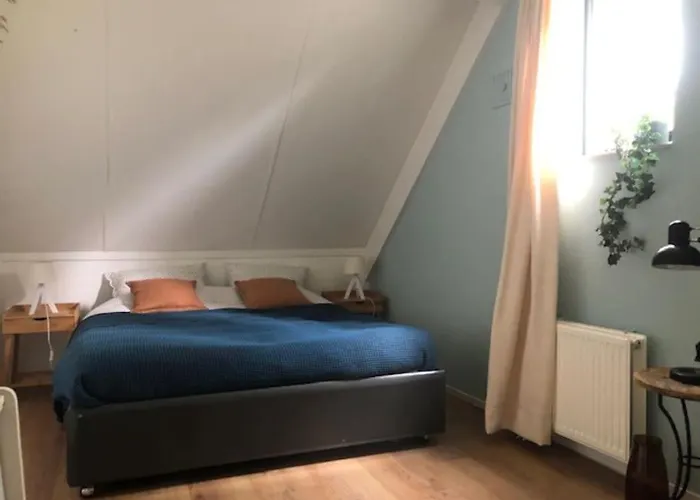 De Zingende Wilg, Heerlijk Met Hottub 펜션 Ewijk