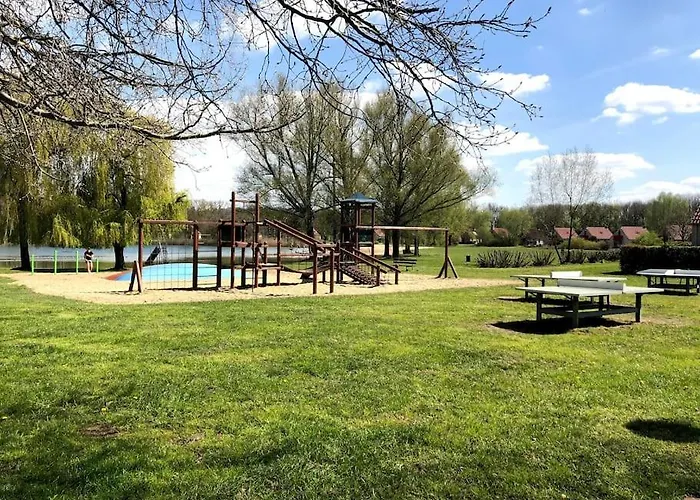 De Zingende Wilg, Heerlijk Met Hottub 펜션 Ewijk