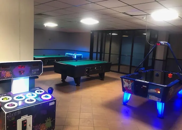 De Zingende Wilg, Heerlijk Met Hottub 펜션 Ewijk